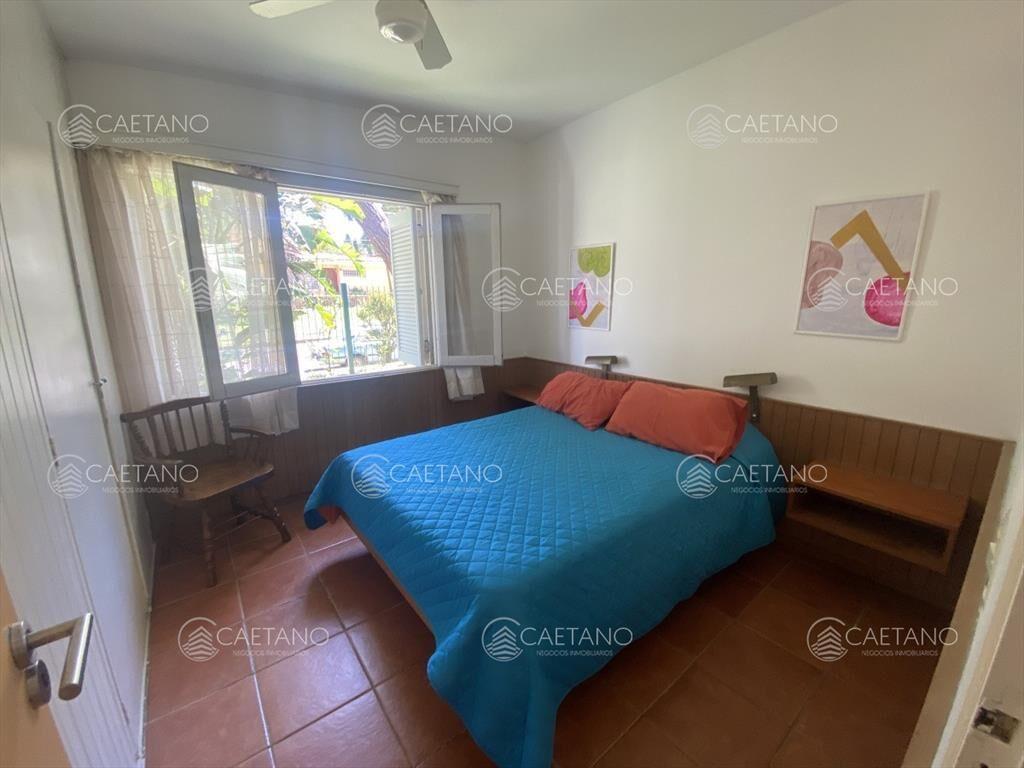 Casa en Alquiler temporal 4 dormitorios  zona