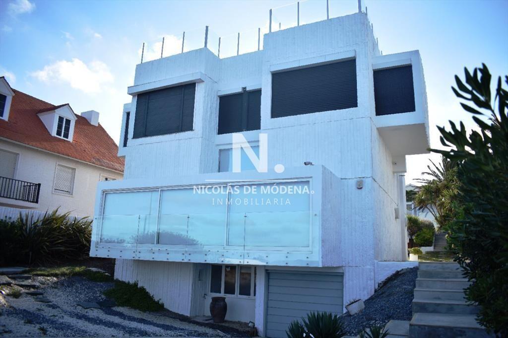 Casa en venta con vista al mar.