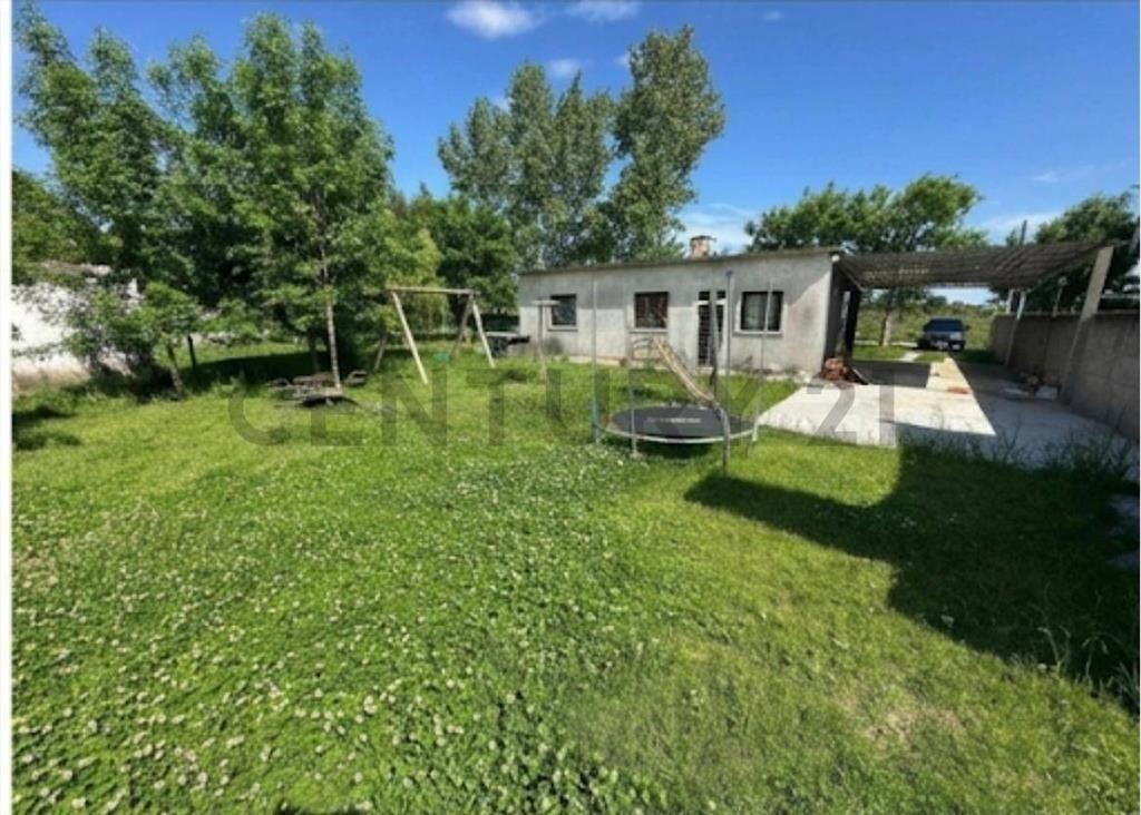 Venta casa en Barros Blancos, 590m2 . 2 dormitorios, coch...