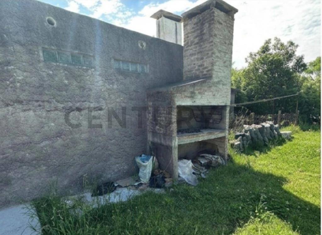 Venta casa en Barros Blancos, 590m2 . 2 dormitorios, coch...