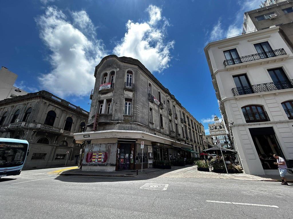 Alquiler - Local Comercial gastronómico 80m2 en Ciudad Vieja