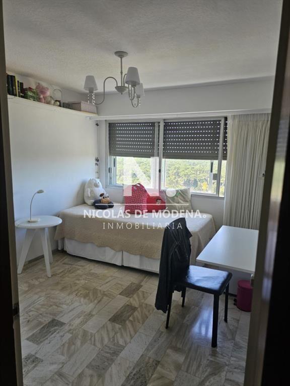 Vende departamento Penthouse de 4 dormitorios en