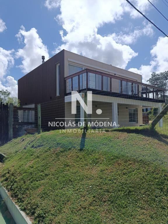 Casa en venta de 3 dormitorios con piscina en en