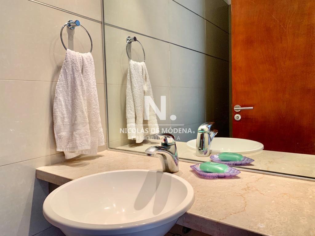 Vende apartamento de 3 dormitorios con vista en