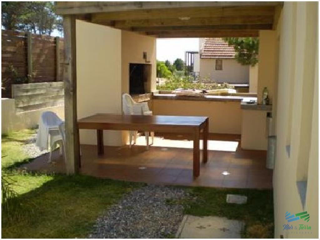 Muy linda casa ubicada a 150 metros del mar, con