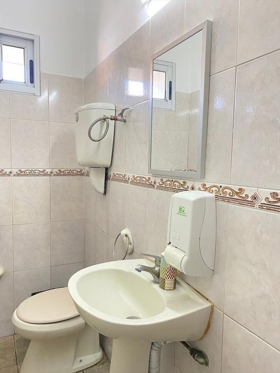ALQUILER DE LOCAL EN SAYAGO 7 AMBIENTES 4 BAÑOS