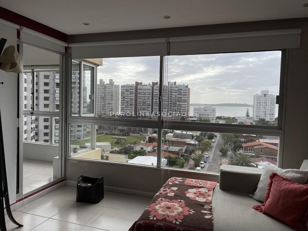 Apartamento de 3 dormitorios con amenities en Punta del Est