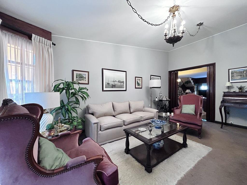 Venta casa 4 dormitorios con jardín, piscina , barbacoa y g