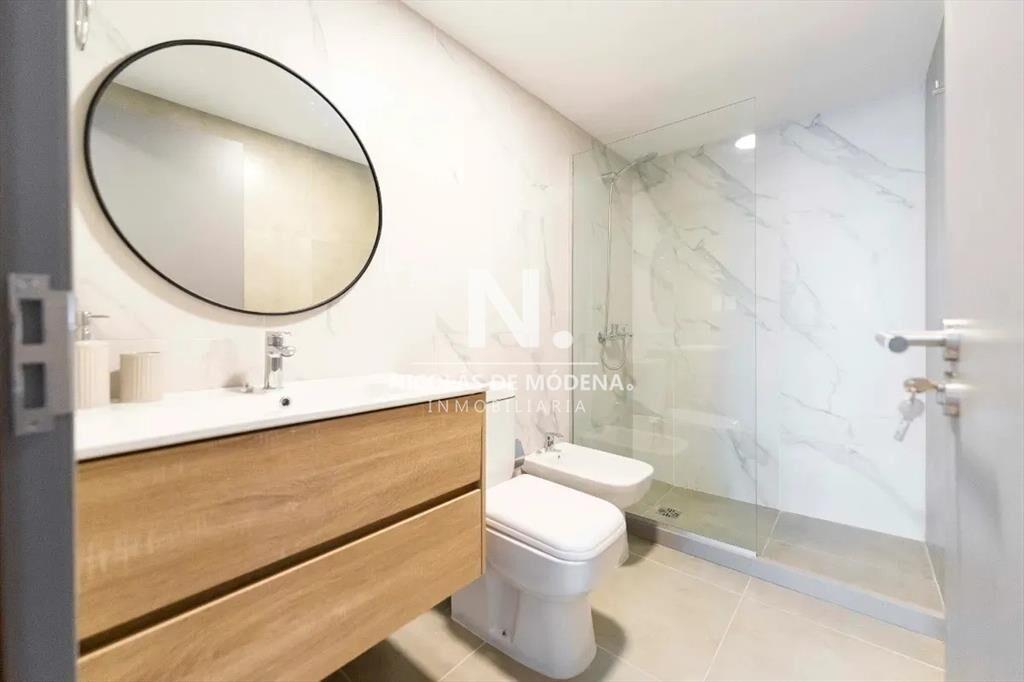 Apartamento de 2 Dormitorios con gg en Pocitos a