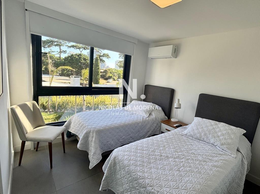 Vende apartamento en  Aidy Grill - Punta del Este