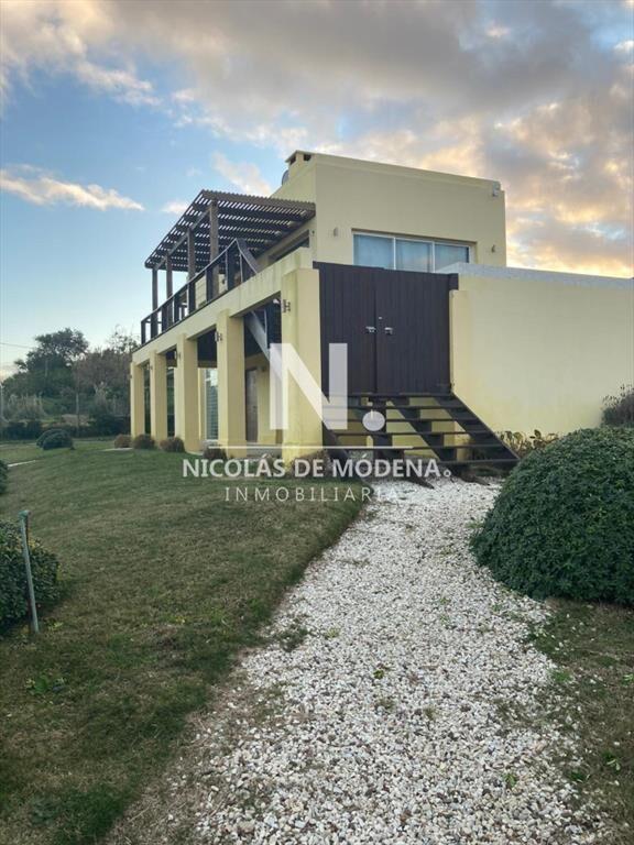 Hermosa casa en Venta y alquiler de 3 dormitorios a 100mts