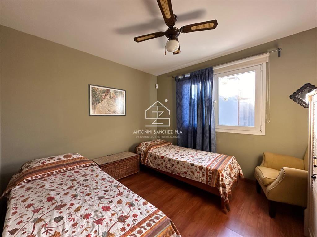 En venta chalet de 3 dormitorios con pergola, en