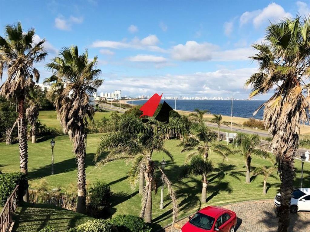 Casa en venta Playa Mansa 4 dormitorios ideal para proyecto