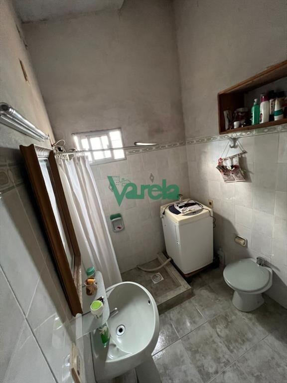 Una casa y dos aptos en venta en Salinas ideal