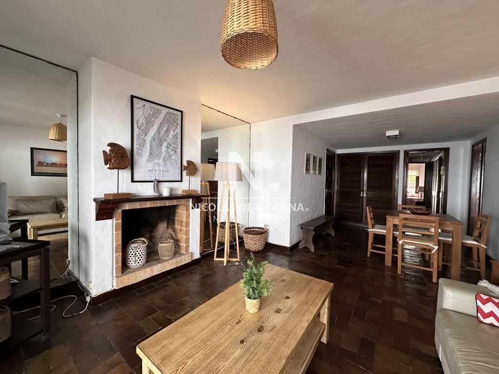 En venta apartamento de 2 dormitorios en Punta