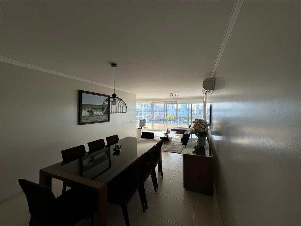 Apartamento en Venta de 3 dormitorios en Punta ,