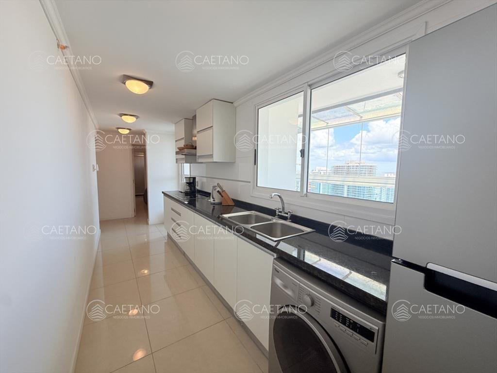 Apartamento en venta 3 dormitorios - Playa Mansa,