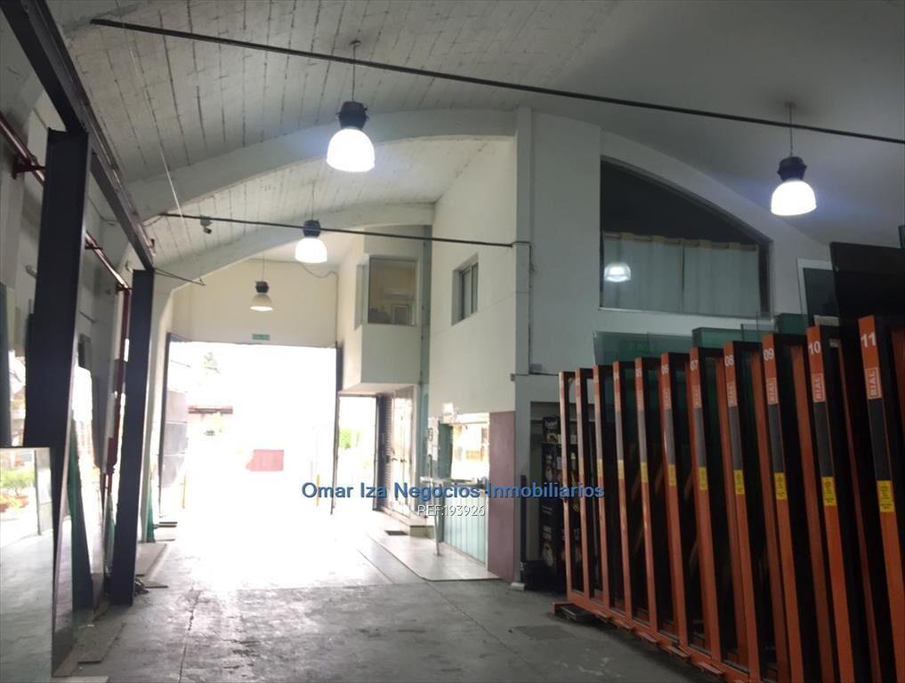 Venta local industrial deposito galpón Sayago, doble entrad