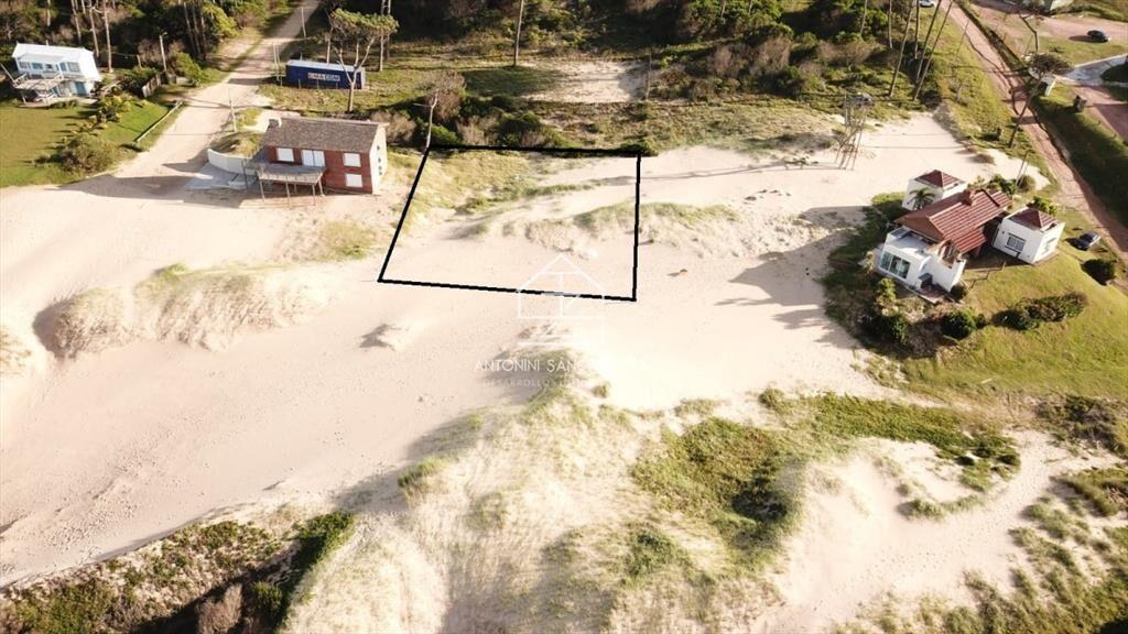 Venta terreno primera línea zona Tío Tom, Punta