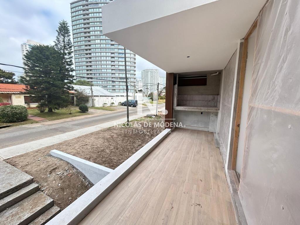 GENOVA Apartamento de 1 dormitorios Punta del