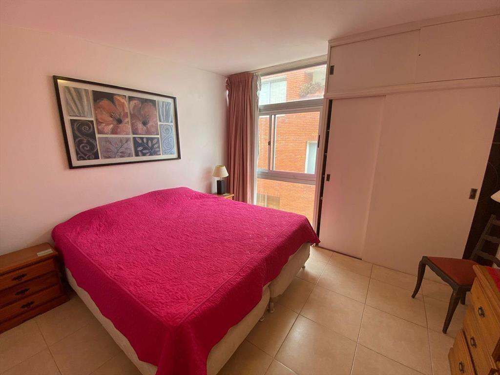 Playa Brava sobre Rambla a metros del mar. Apartamento 1 do