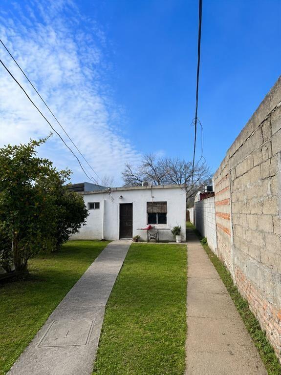 Oportunidad para inversores  3 casas mas galpón.