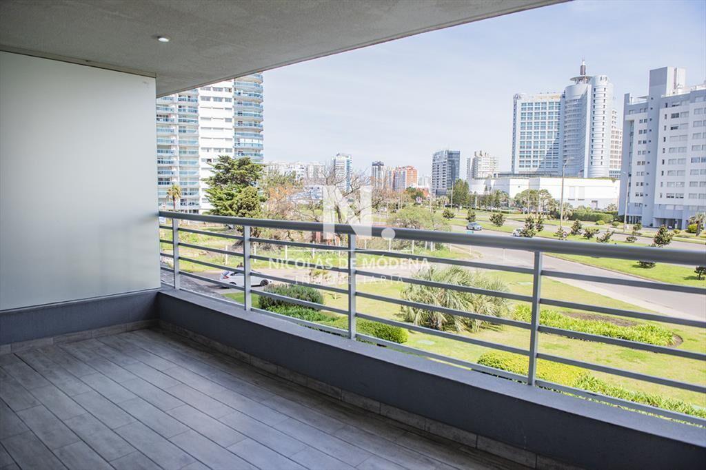 Vende apartamento en Alexander Boulevard de 2