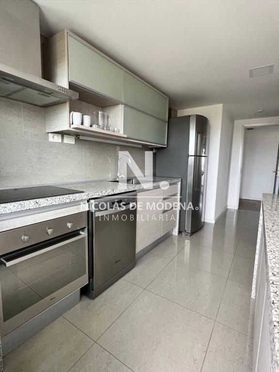Vende apartamento de 2 Dormitorios en suite, en