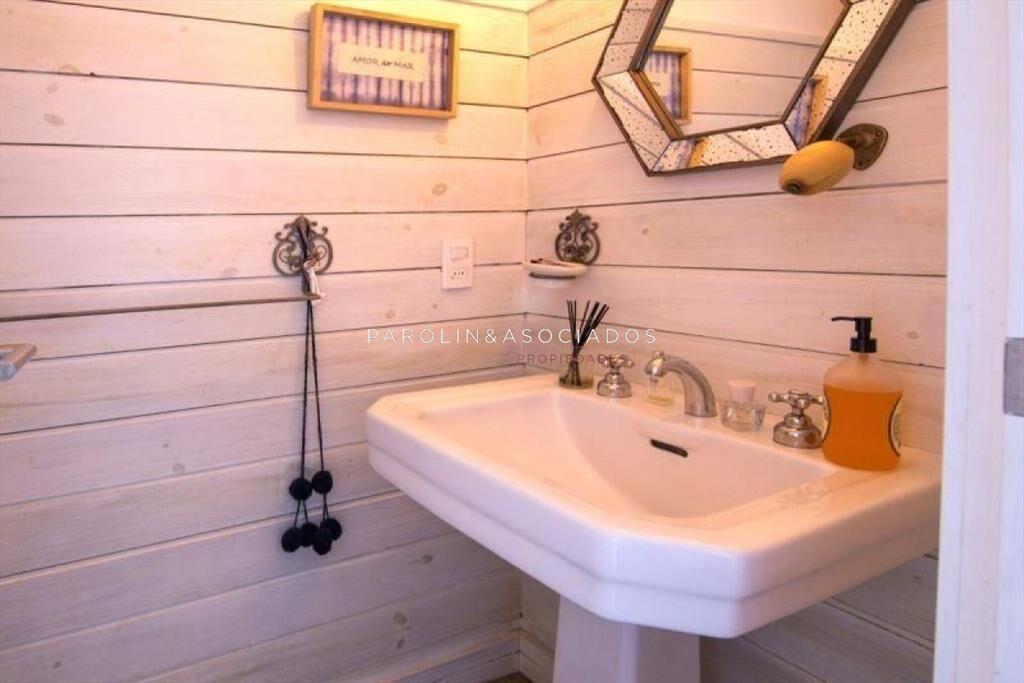 Casa de 3 dormitorios en venta en Manantiales,