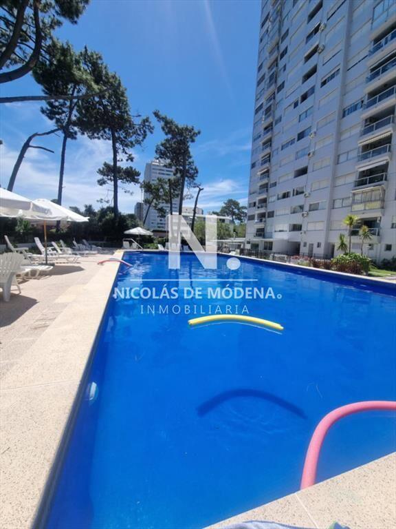 En venta apartamento de 2 dormitorios en Cantegril, Punta d