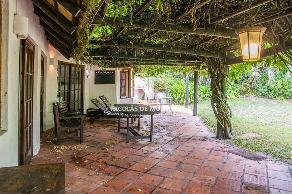 En venta casa en Cantegril