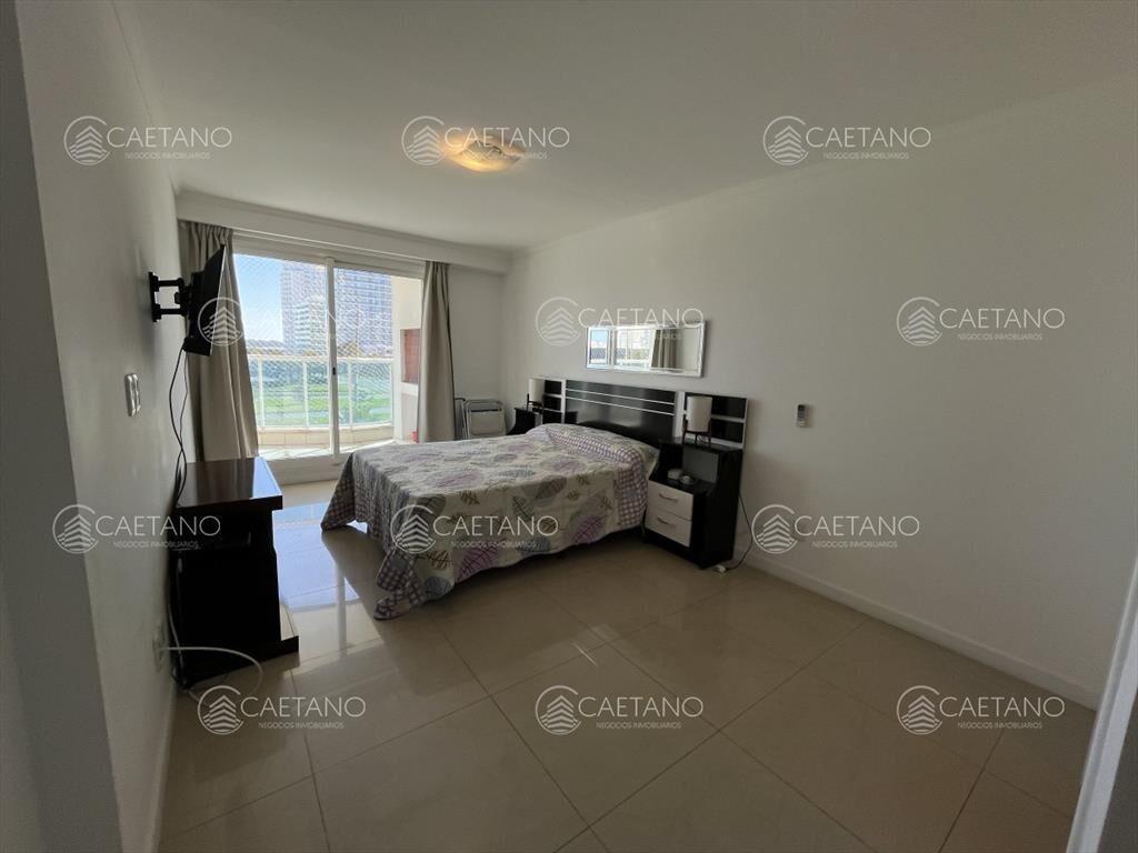 Apartamento en Alquiler a una cuadra del mar en