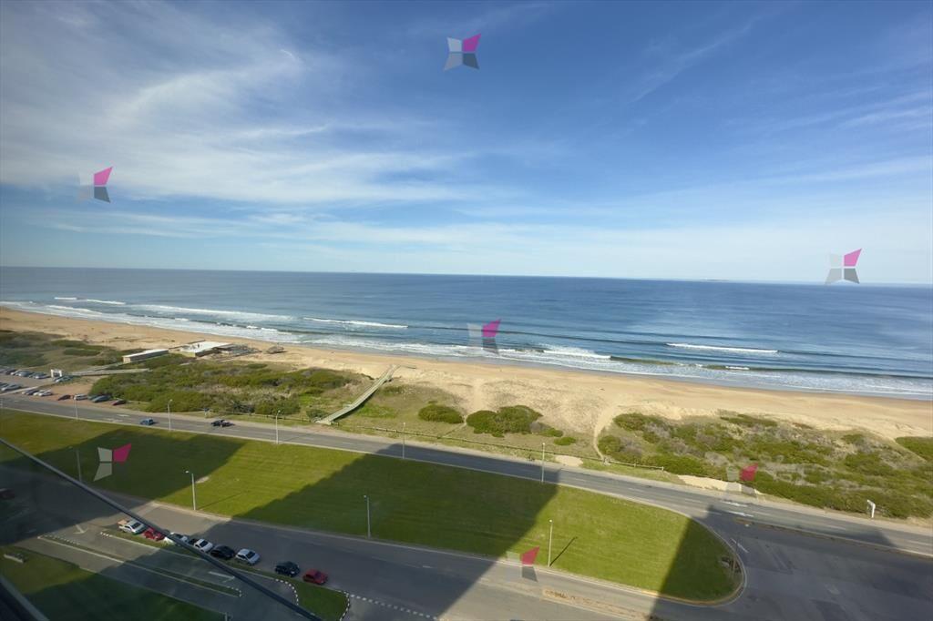 Apartamento de 3 dormitorios en torre de categoría - Prime