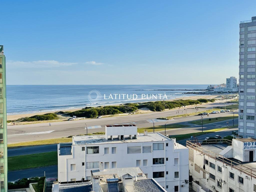 Playa Brava, apartamento en venta de dos