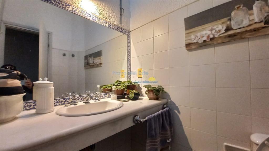 Vende casa de 3 dormitorios (incluye depp), en 4