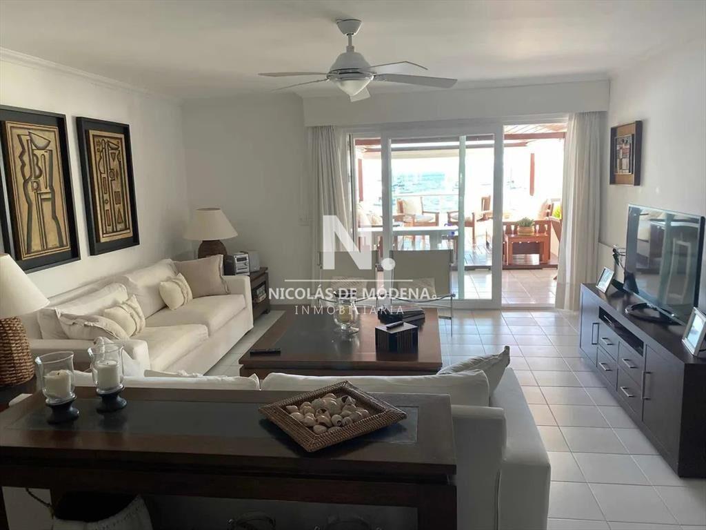 Departamento frente al mar, 4 dormitorios en suite