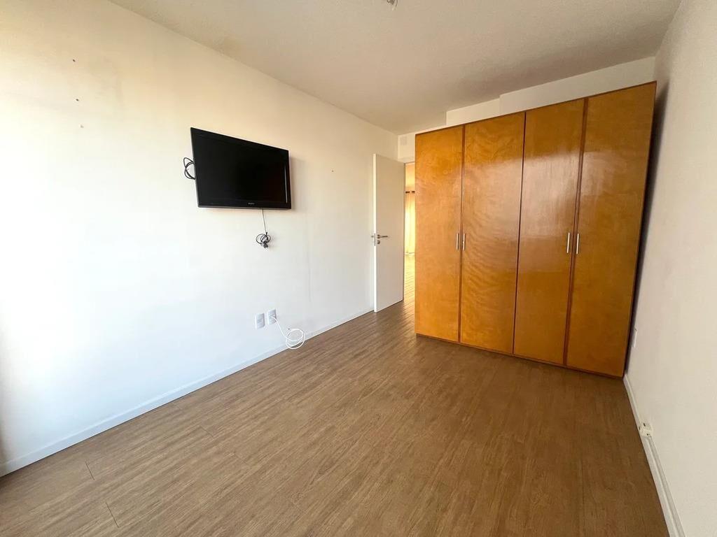 Venta Apartamento de 2 dormitorios y Garaje Al Frente en La