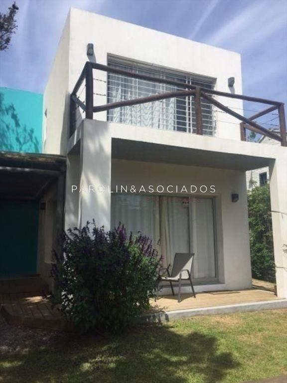 Casa en venta de 3 dormitorios en La Barra, Punta del Este.