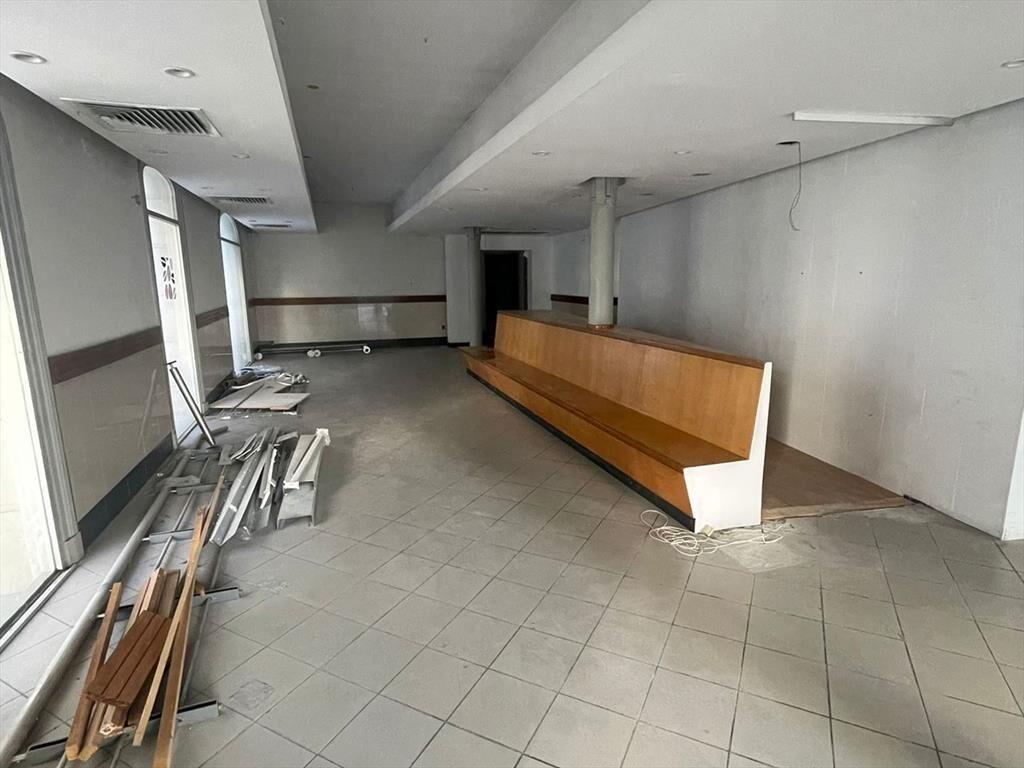 OFICINA EN ALQUILER SOBRE PEATONAL SARANDÍ