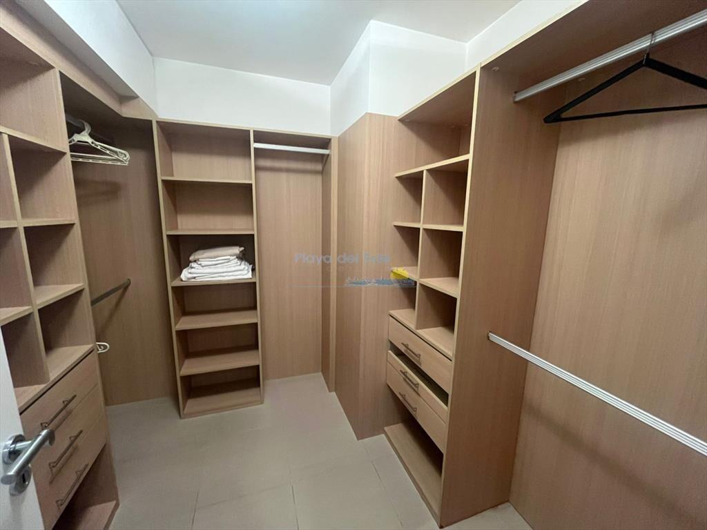 Apartamento en Alquiler de 3 Dormitorios en Punta