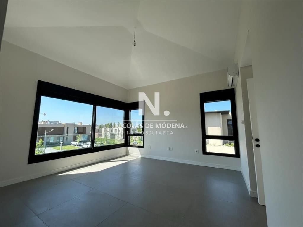 Casa en Venta a Estrenar de 3 Dormitorios y 3 en
