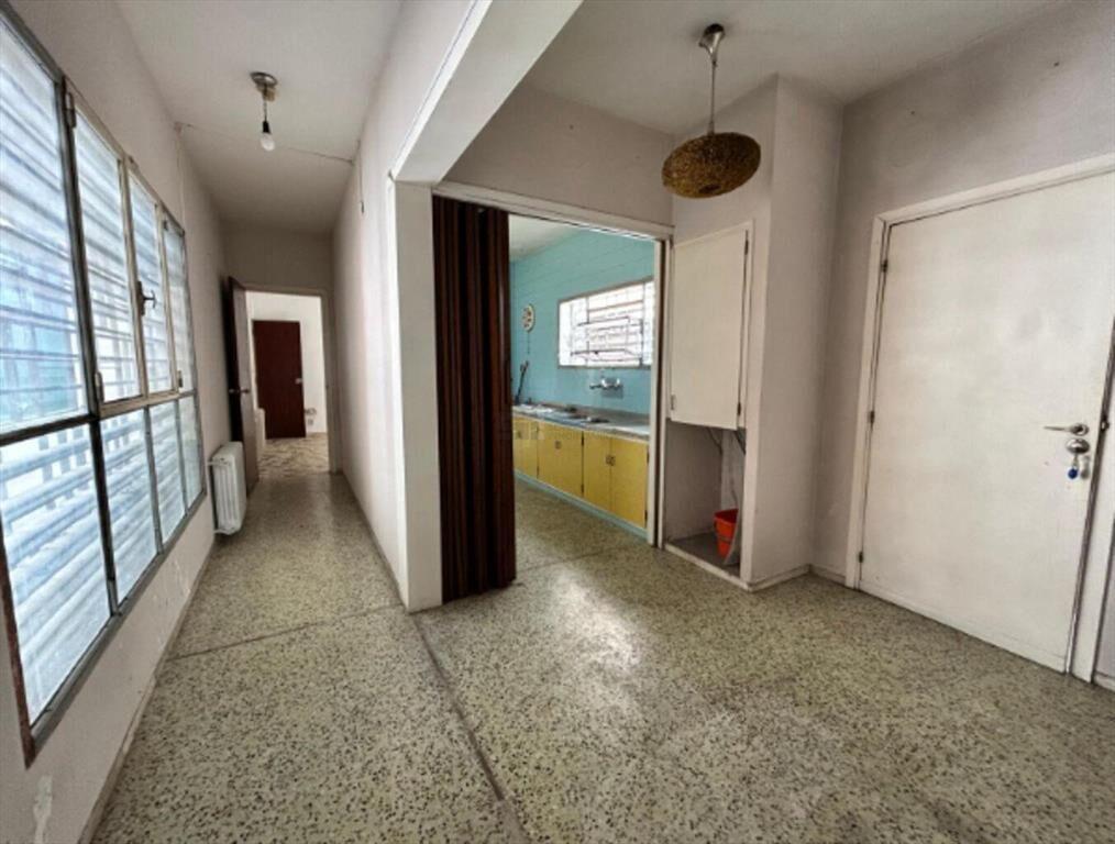 Casa en venta, gran terreno, piscina, barbacoa, frente al m