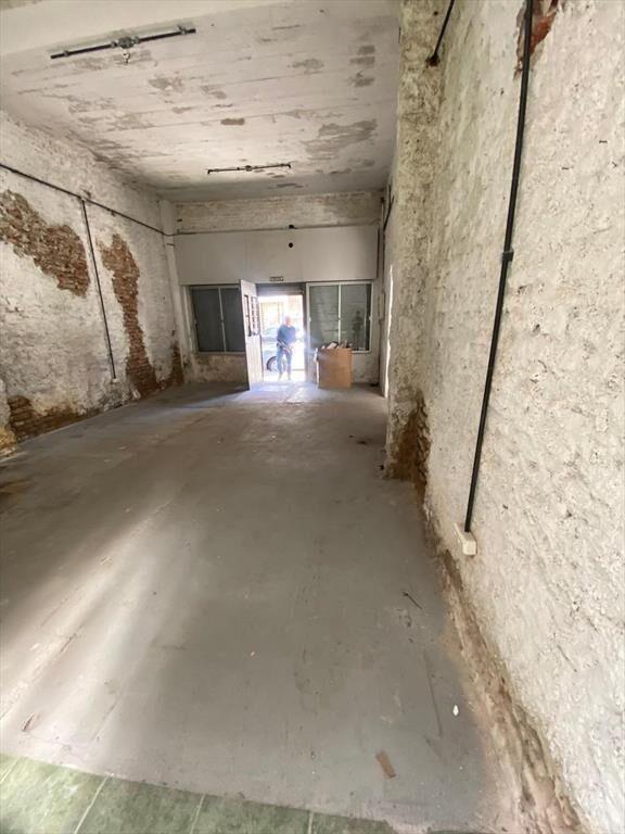 VENDO/ALQUILO local COMERCIAL, EN EXCELENTE UBICACION, AGUA