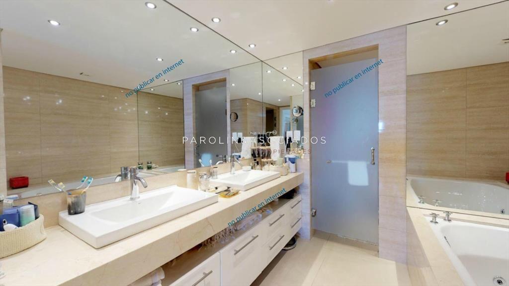 Apartamento en venta de 4 suites en edificio del