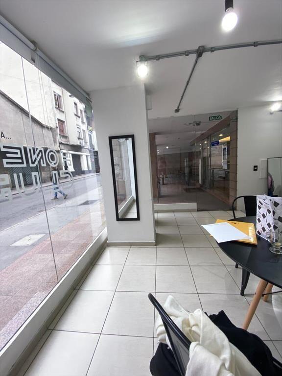 Venta oficina 33 m² con renta en Ciudad Vieja
