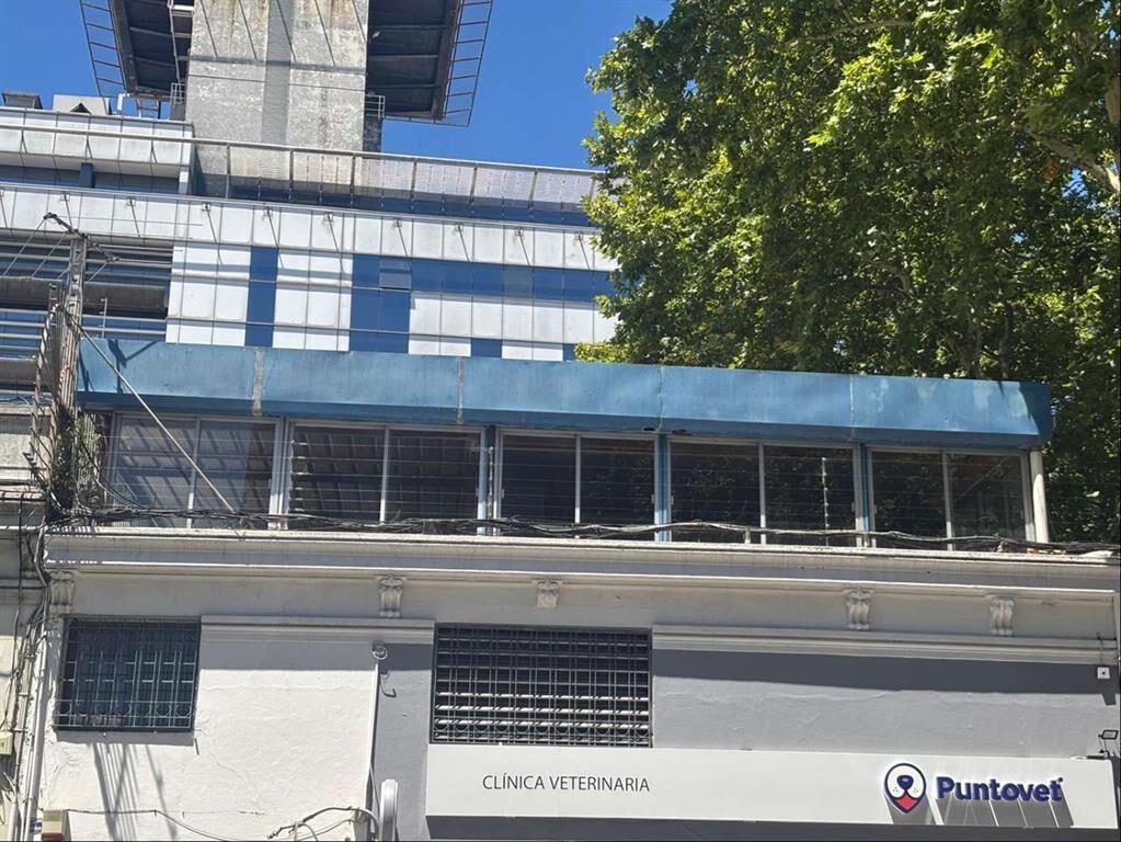 Alquiler Deposito Cordón 2 Baños Garaje primer piso escaler