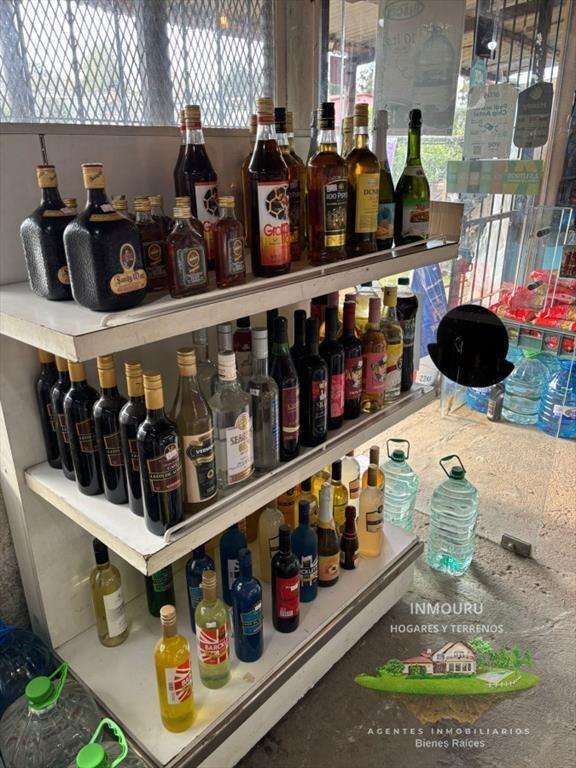 Venta de local comercial con casa en Barros Blancos