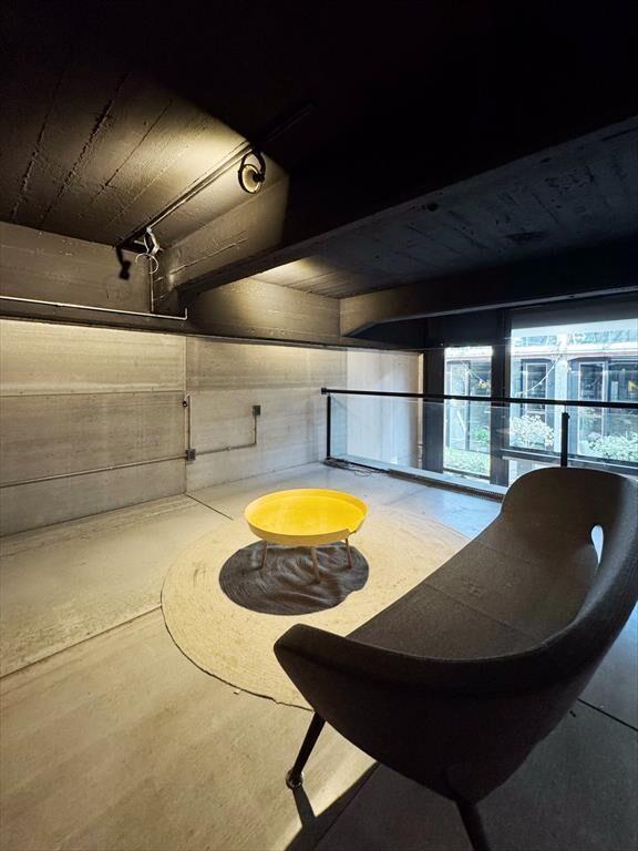 - ALQUILER -OFICINA - COWORK - TODO INCLUIDO - TRES CRUCES-