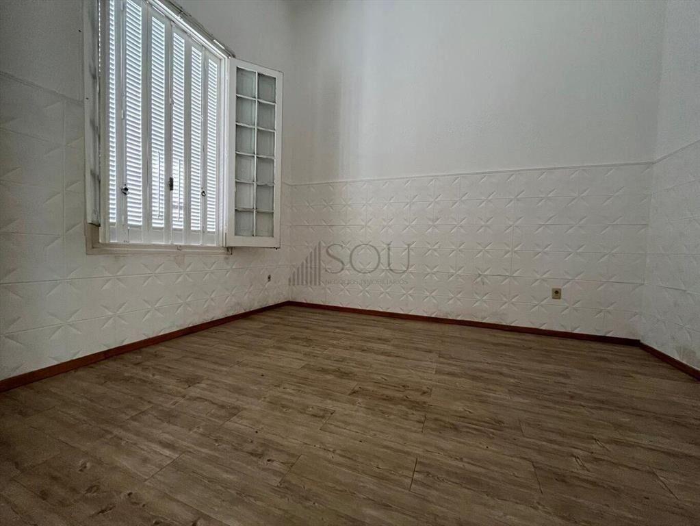 VENDE CASA 4 DORMITORIOS, PATIO CON PARRILLERO PASO MOLINO