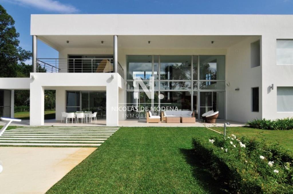 Venta de casa Minimalista en Parque del Golf, del